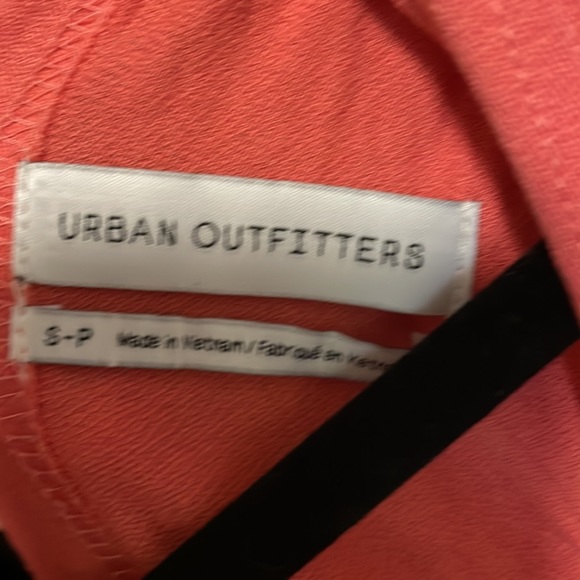 Urban Outfitters V-neck Coral Romper - Picture 4 of 6